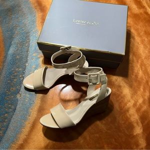 New Louise et Cie Punya Leather Wedge Sandals Nude size 8.5 spring summer